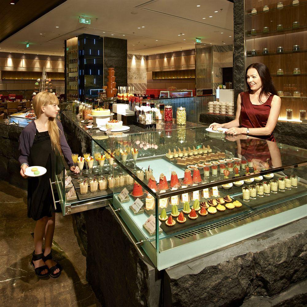 Hotel Nikko Tianjin Extérieur photo A buffet at a hotel